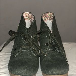 Army green wedges